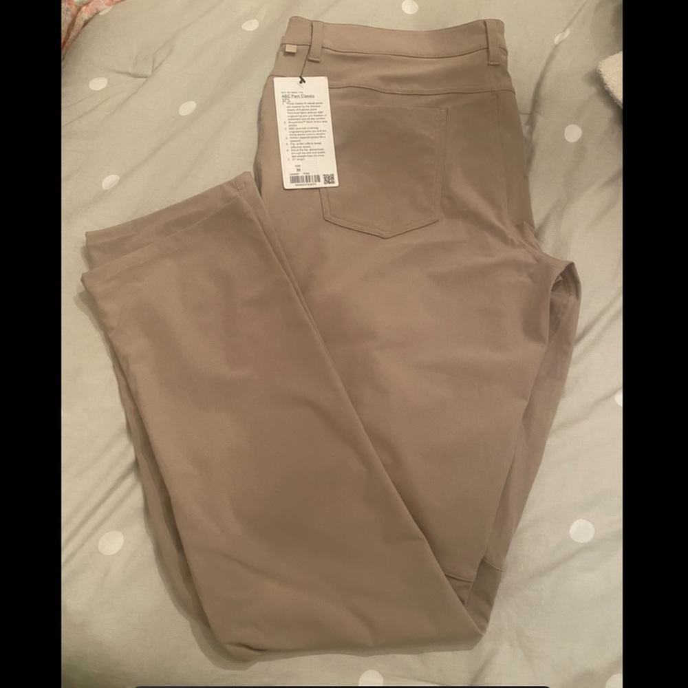 NWT Lululemon ABC Pant Classic Fit, 37” length size 38